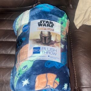 The Big One Star Wars Mandalorian Plush Throw - Blue and Orange Baby Yoda